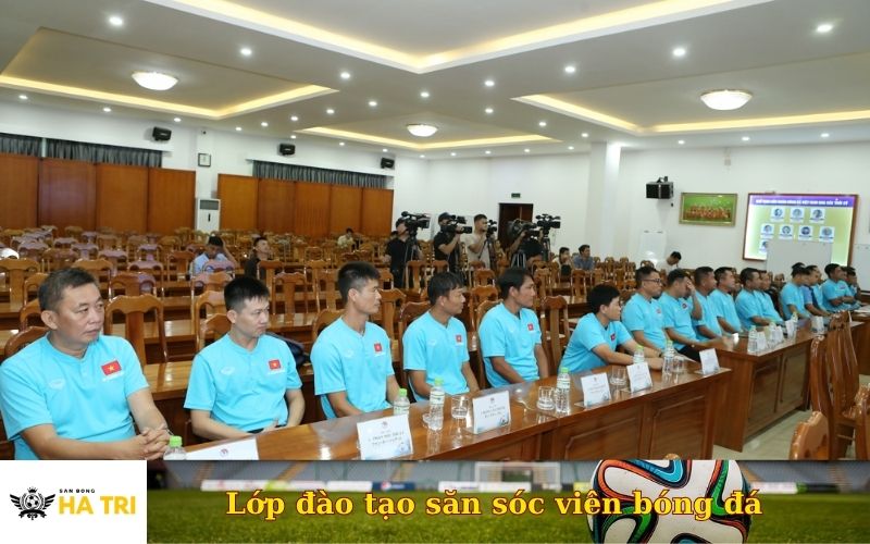 Lớp đào tạo săn sóc viên bóng đá