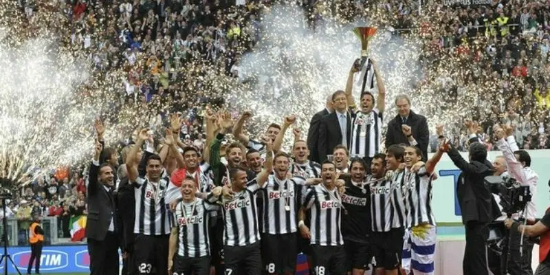 Juventus giữ vững đẳng cấp và kinh nghiệm trong cuộc đua vô địch Serie A