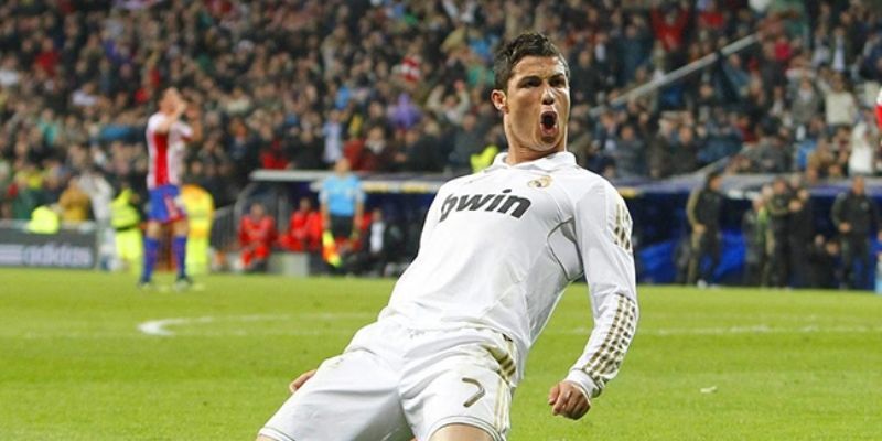 Pha ăn mừng đầy tự hào của một cầu thủ sau khi ghi bàn