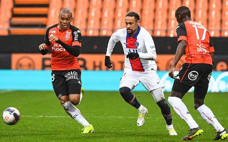 Phân tích hàng thủ của Lorient